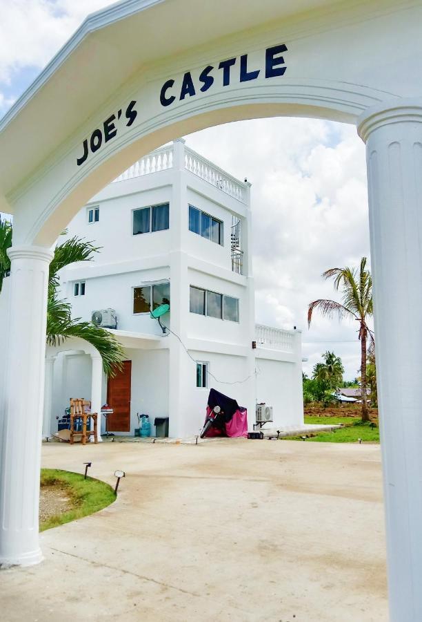 Joe'S Castle Acomodação com café da manhã Sagbayan Exterior foto