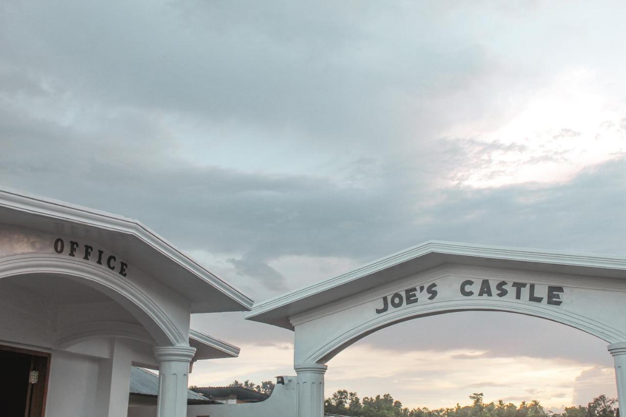 Joe'S Castle Acomodação com café da manhã Sagbayan Exterior foto